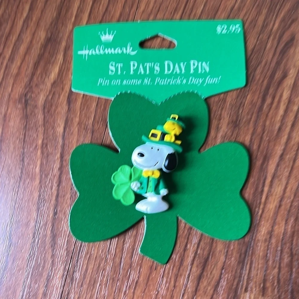 Hallmark St. Patrick’s Lapel Day Pins Snoopy & Shamrock Vintage New on Card